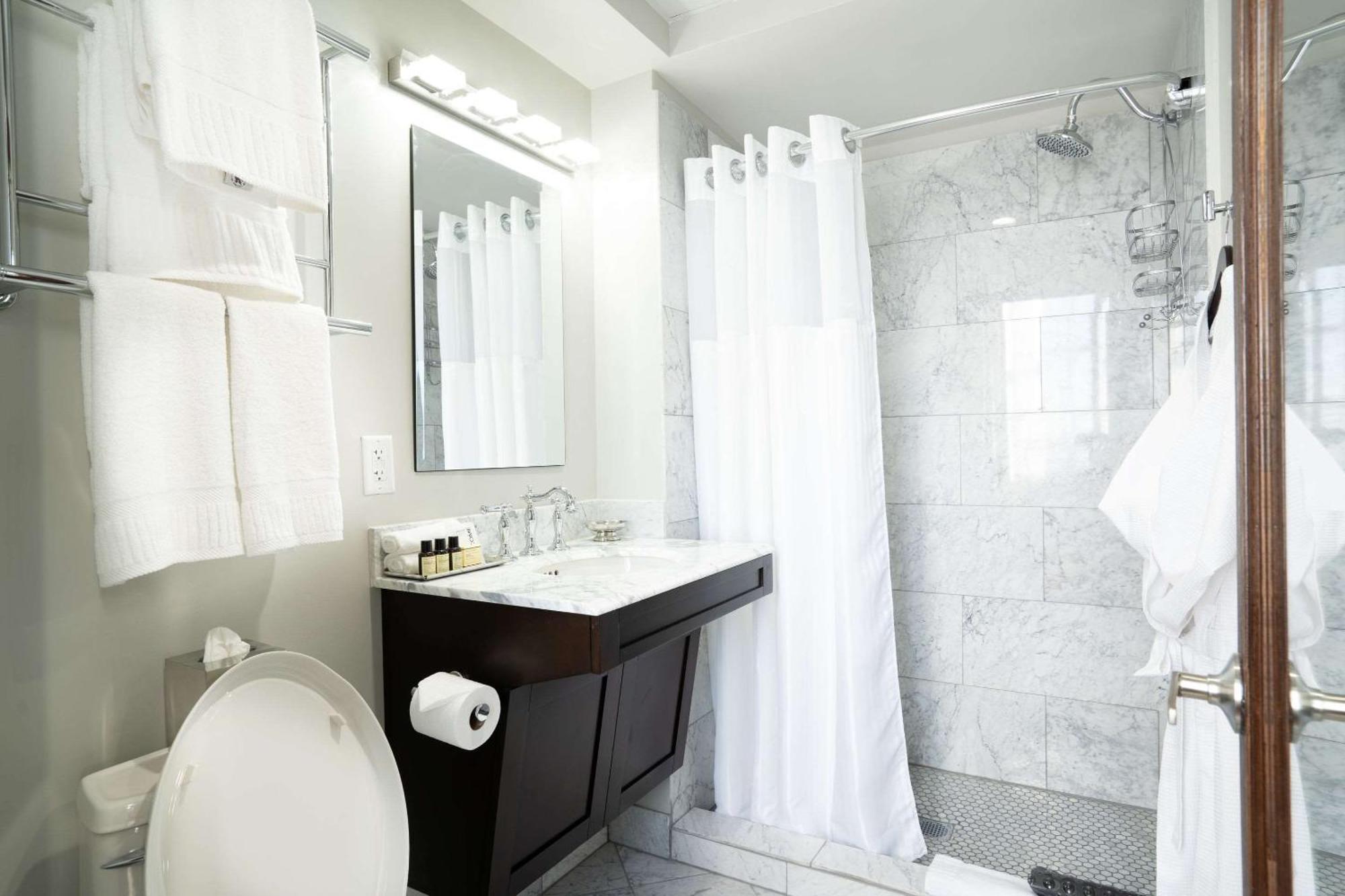 The Esquire Hotel Downtown Gastonia, Ascend Hotel Collection Екстериор снимка