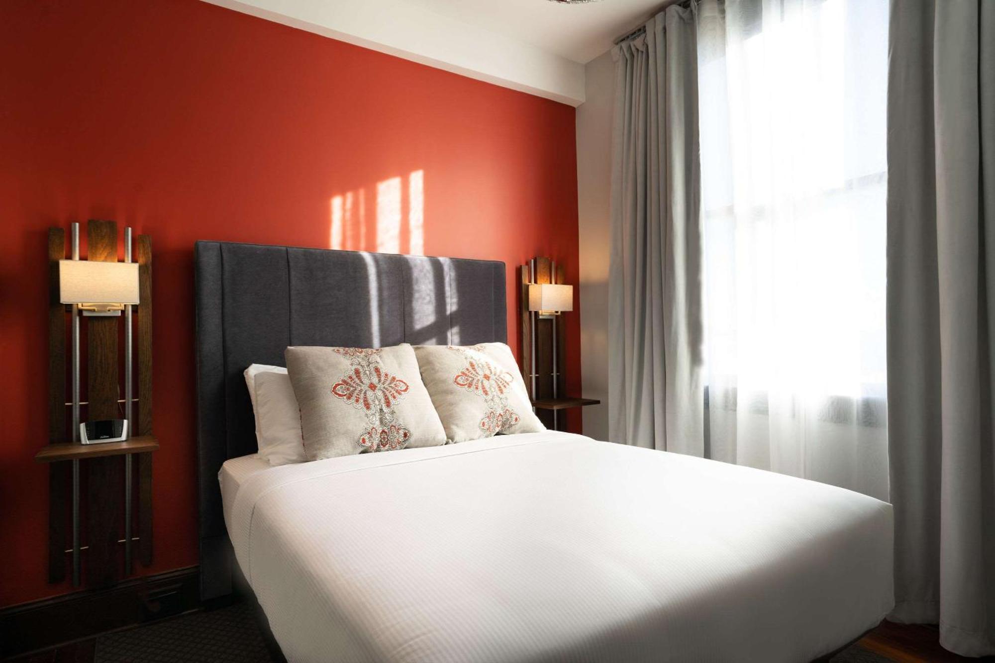 The Esquire Hotel Downtown Gastonia, Ascend Hotel Collection Екстериор снимка