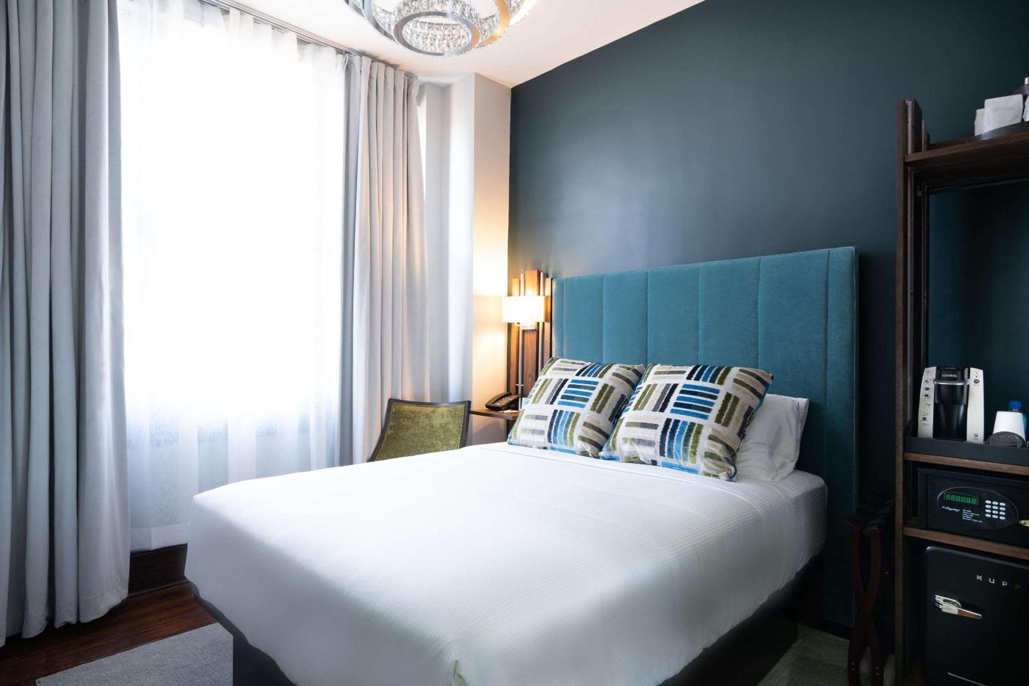 The Esquire Hotel Downtown Gastonia, Ascend Hotel Collection Екстериор снимка